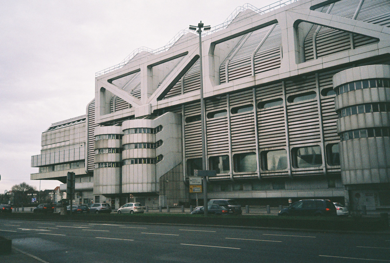 Archillect ID 385607