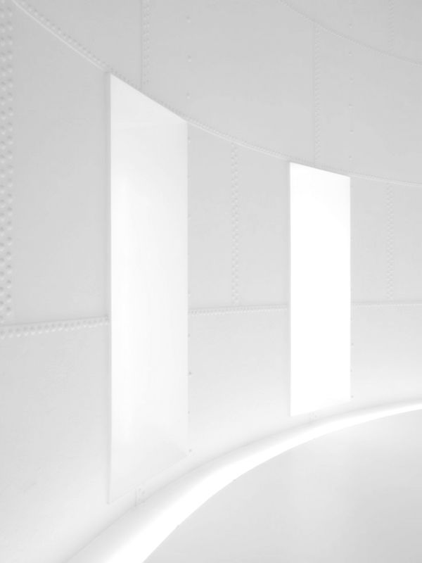 Archillect ID 385684