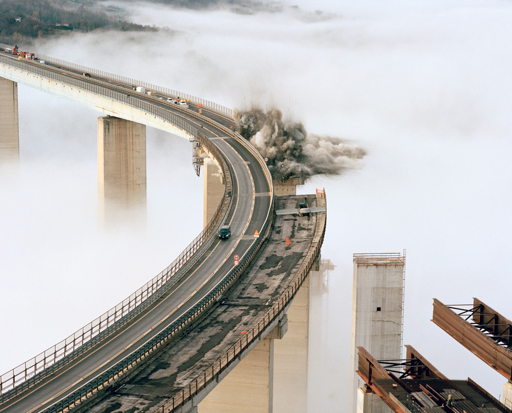 Archillect ID 385782