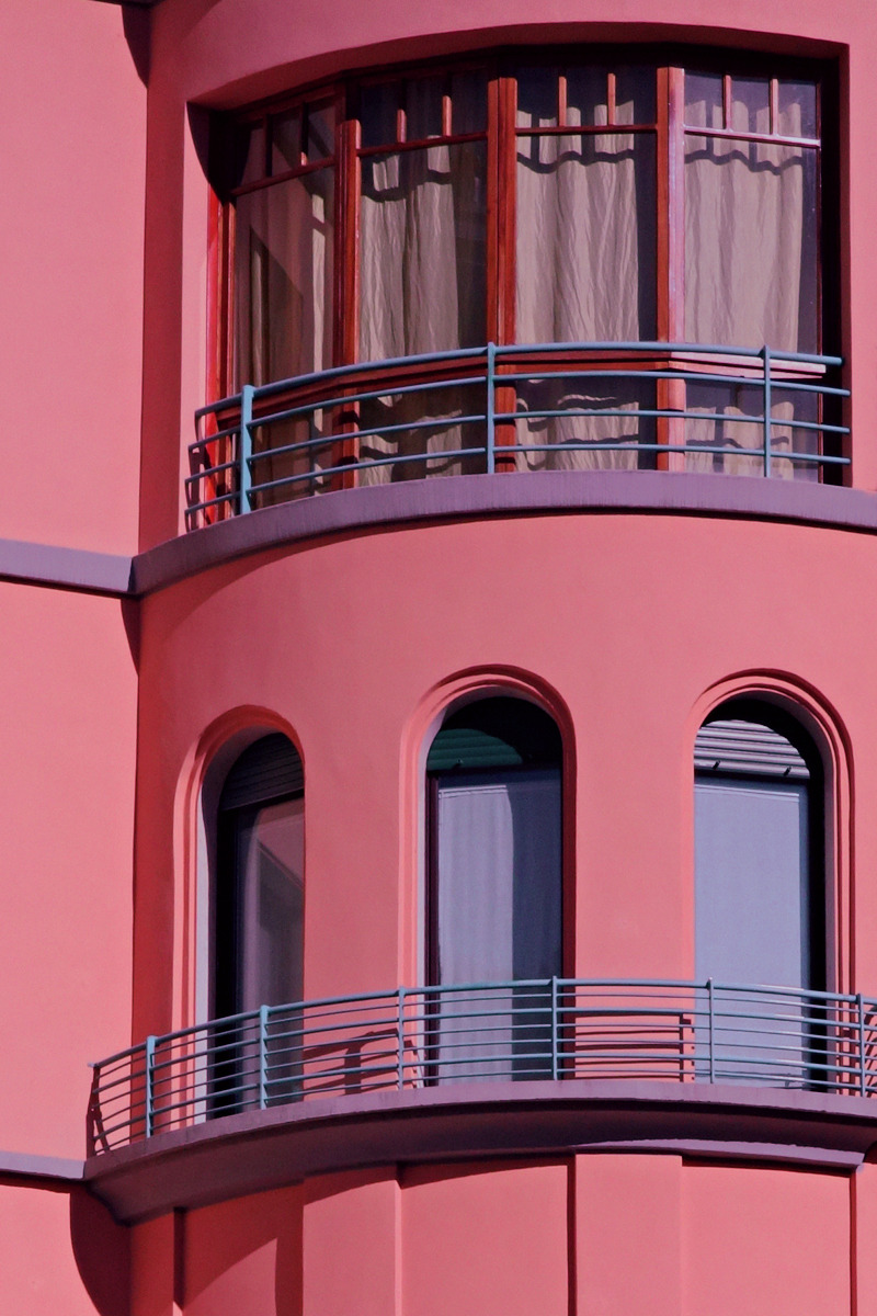 Archillect ID 385784