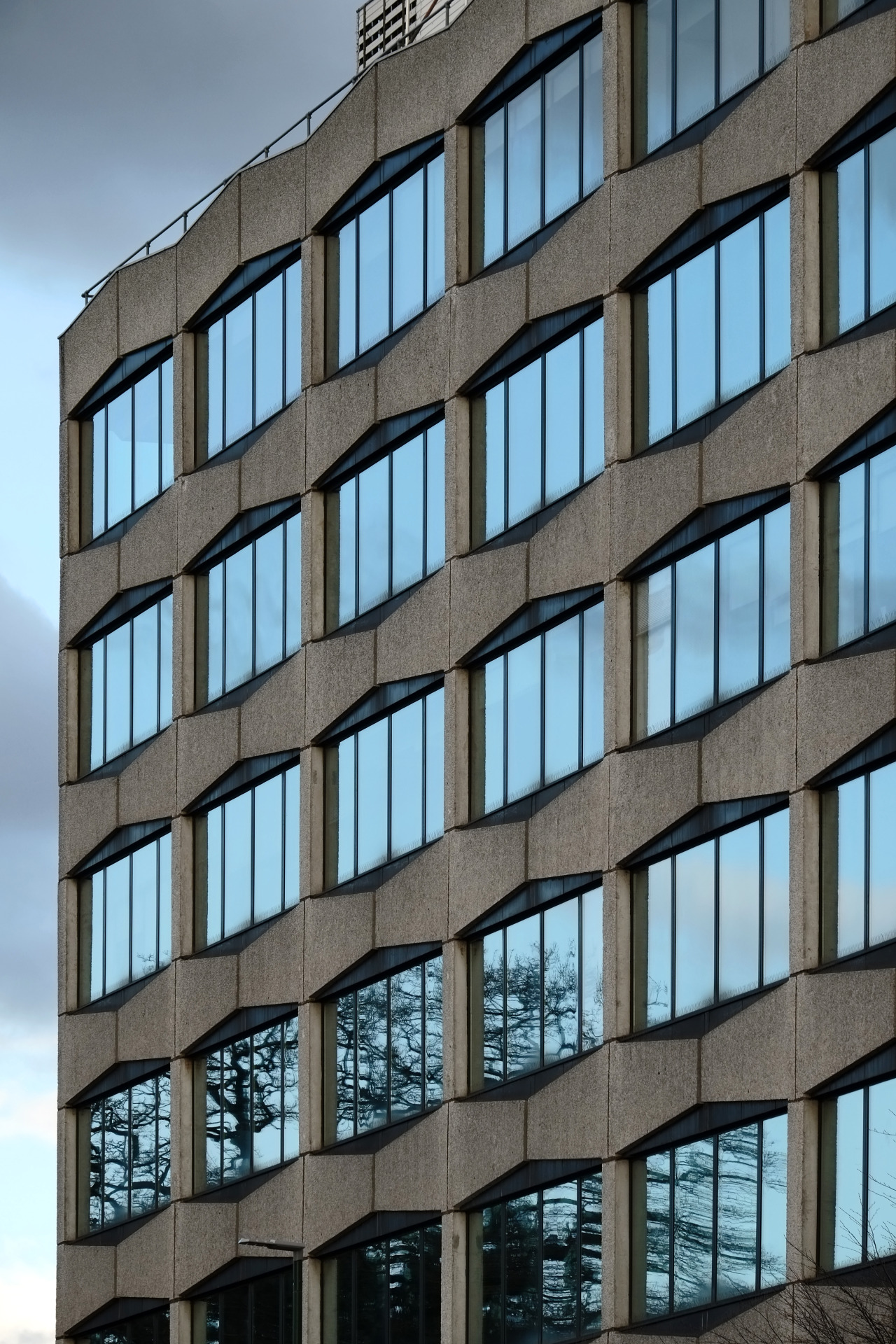 Archillect ID 385825