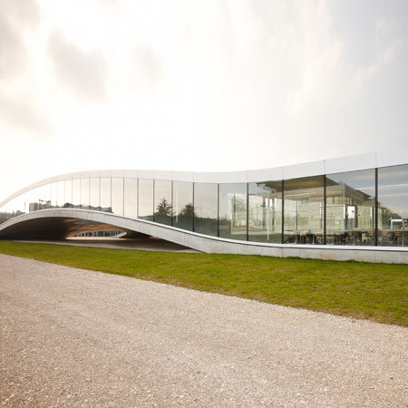 Archillect ID 385838