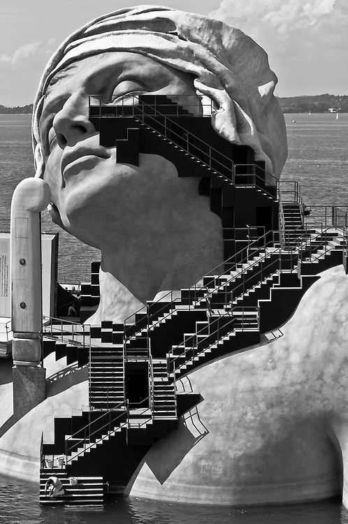 Archillect ID 385983