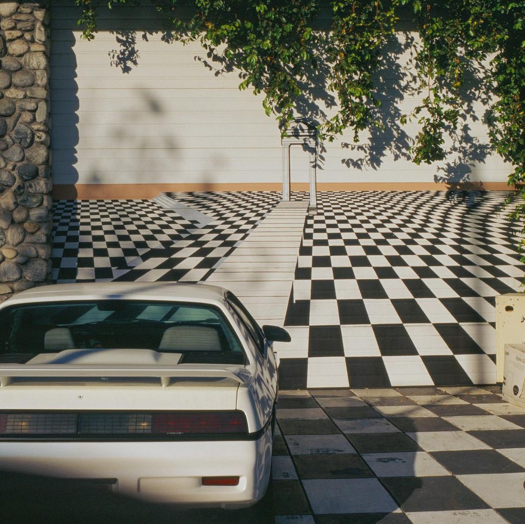 Archillect ID 386105