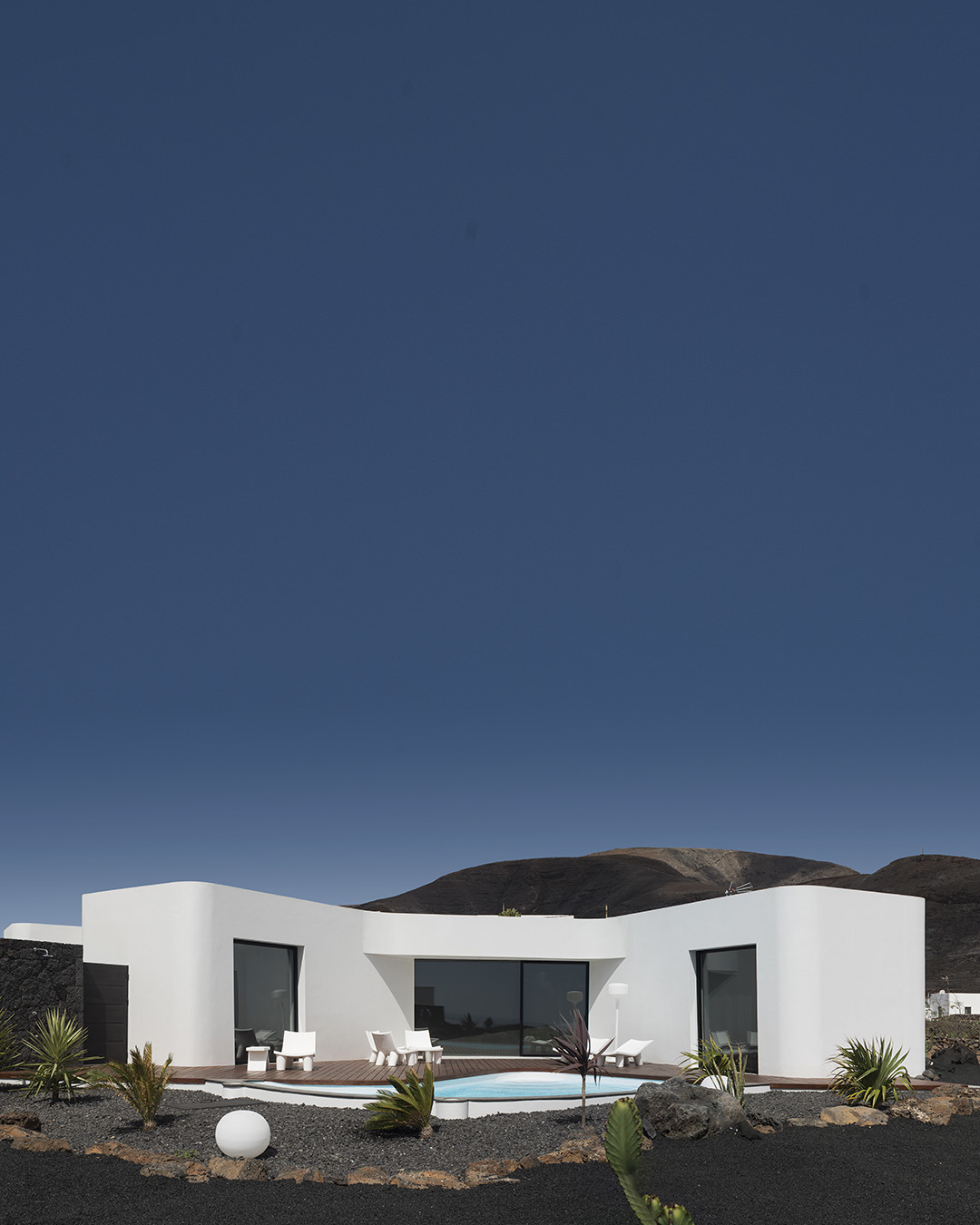 Archillect ID 386146