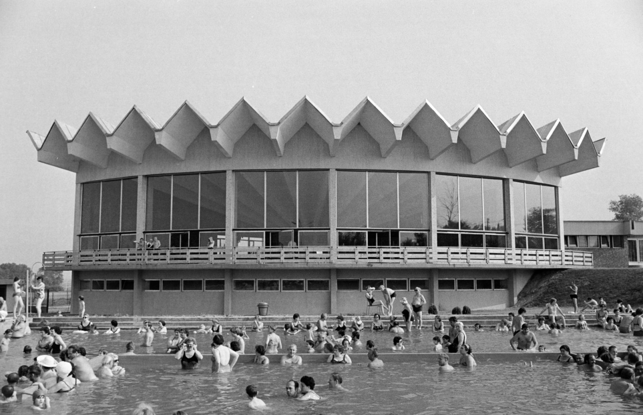 Archillect ID 386148