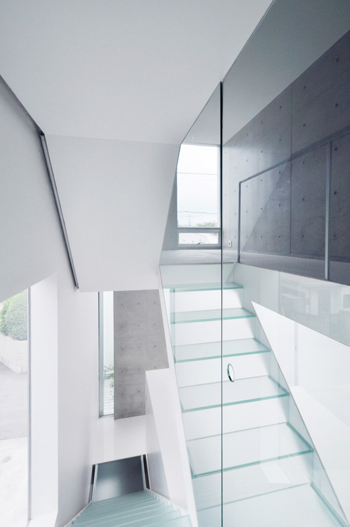 Archillect ID 386185