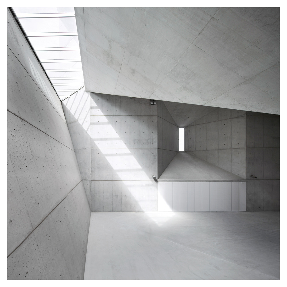 Archillect ID 386307