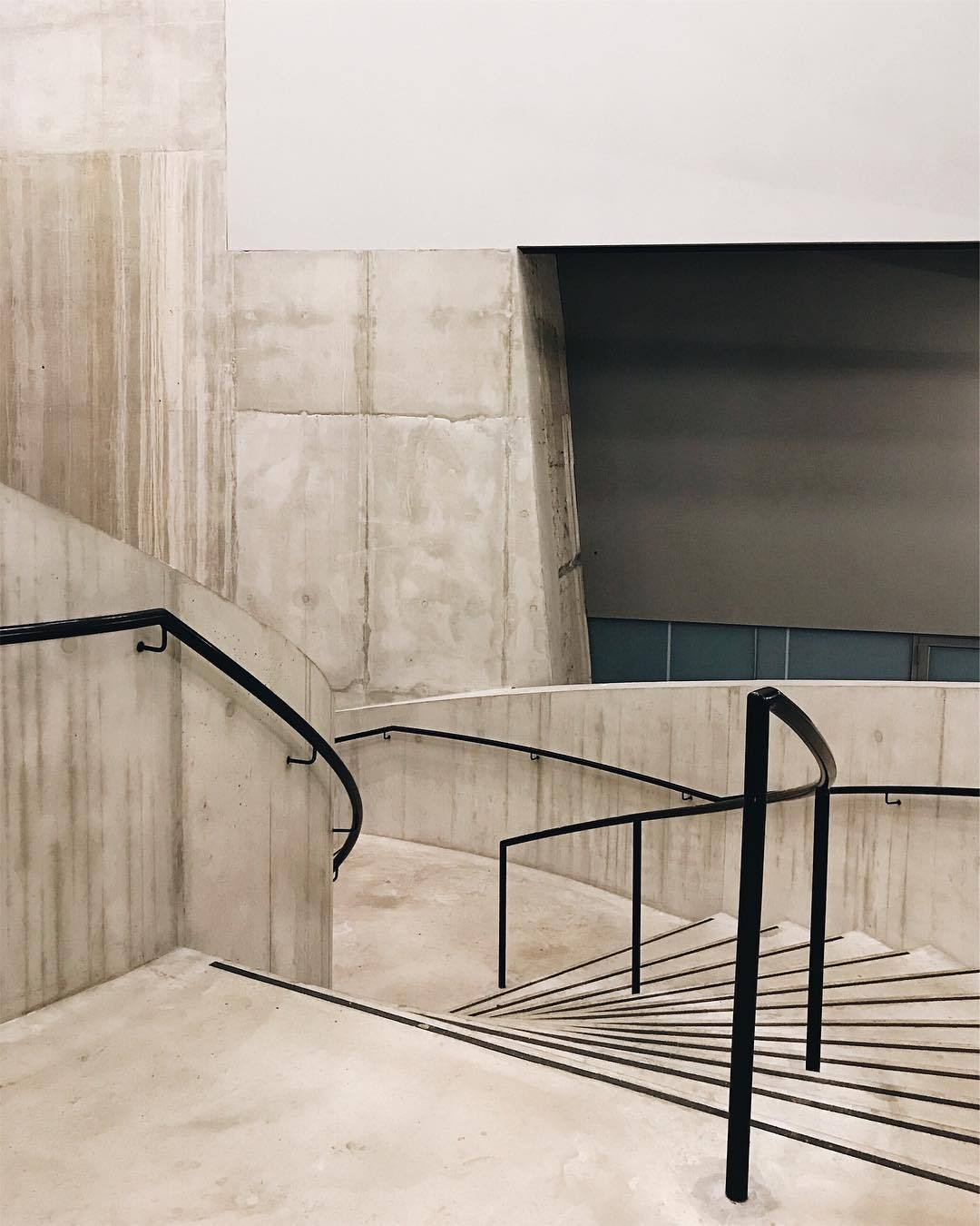 Archillect ID 386687