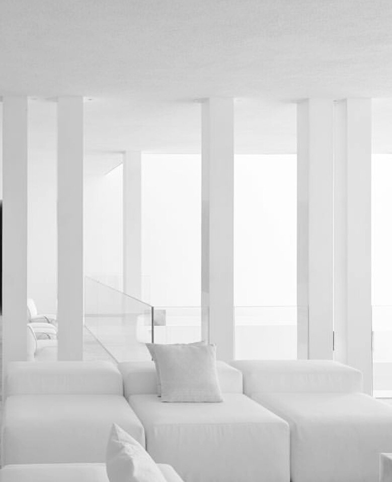 Archillect ID 386757