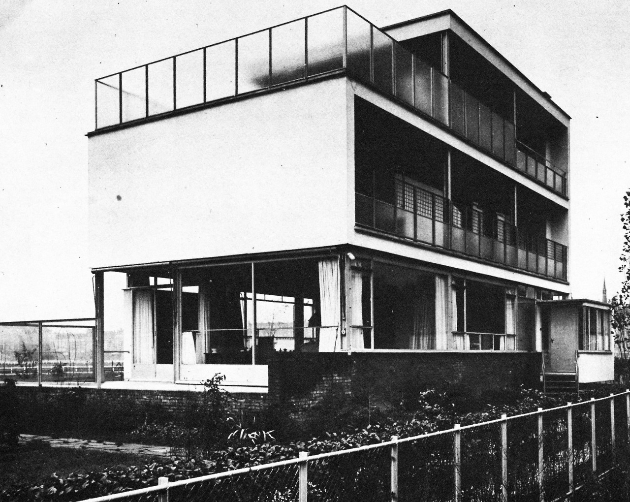 Archillect ID 386886