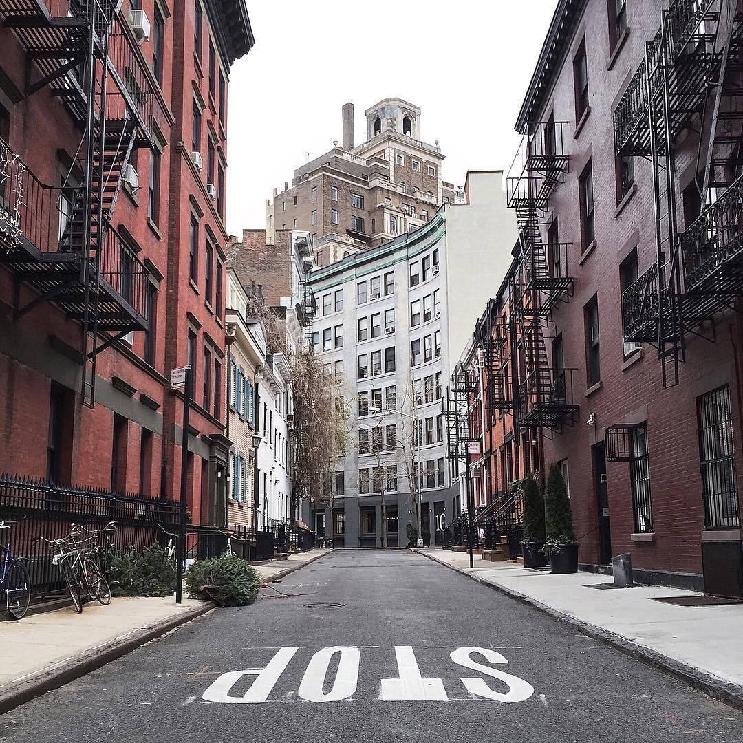 Archillect ID 386895