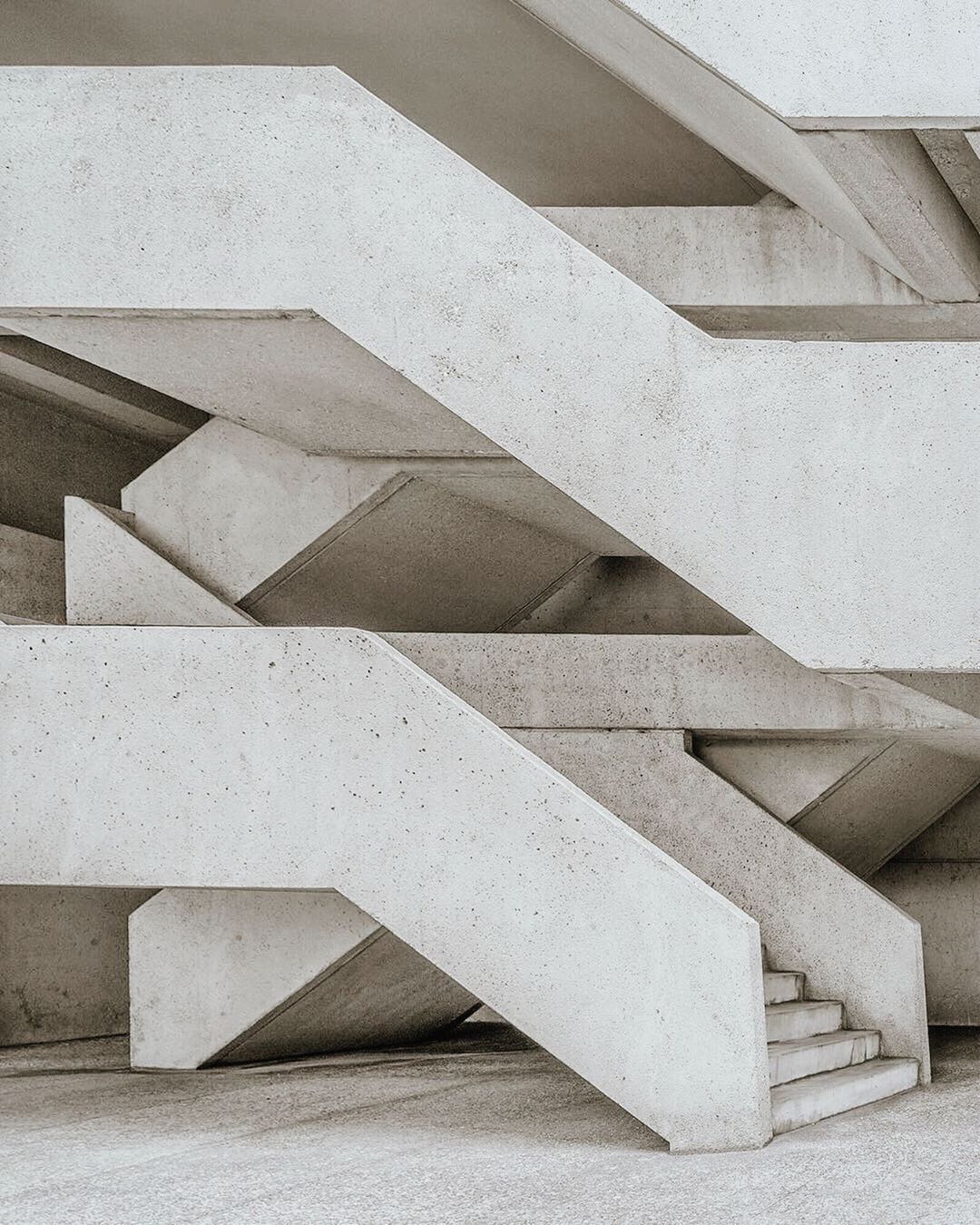 Archillect ID 387071