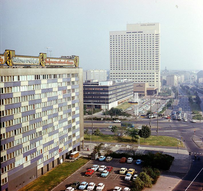 Archillect ID 387115