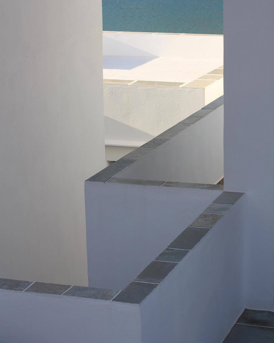 Archillect ID 387356