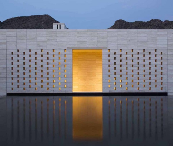 Archillect ID 387446