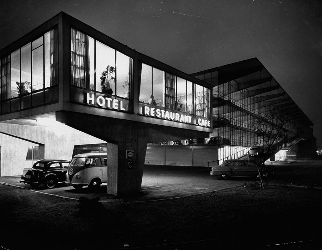 Archillect ID 387518