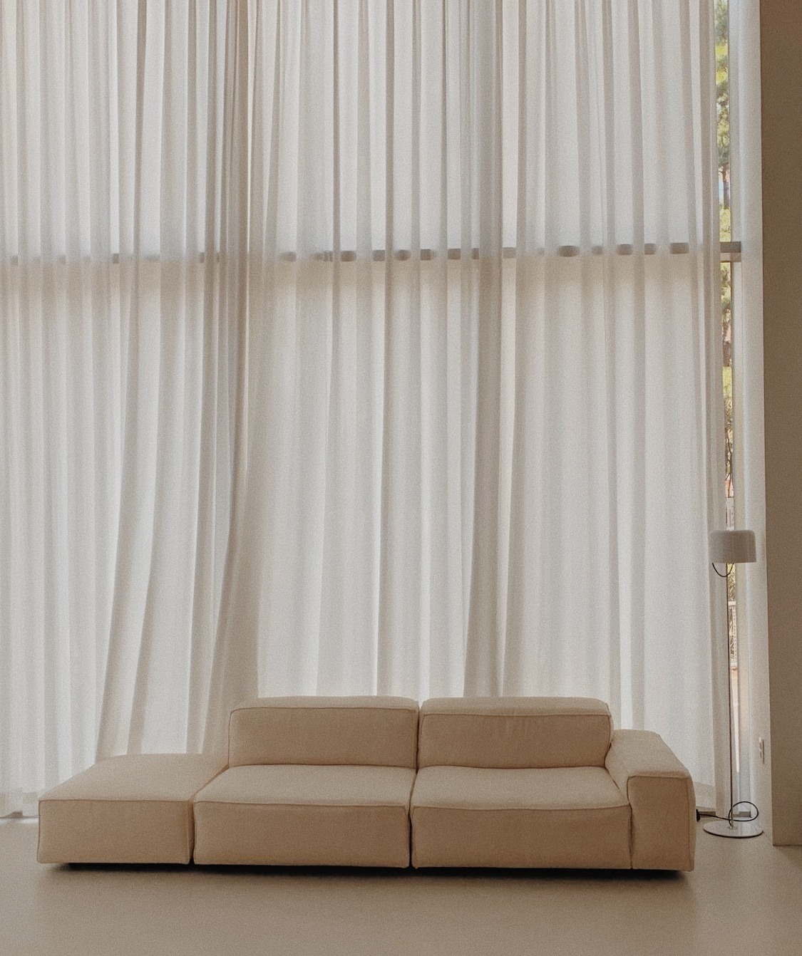 Archillect ID 387573