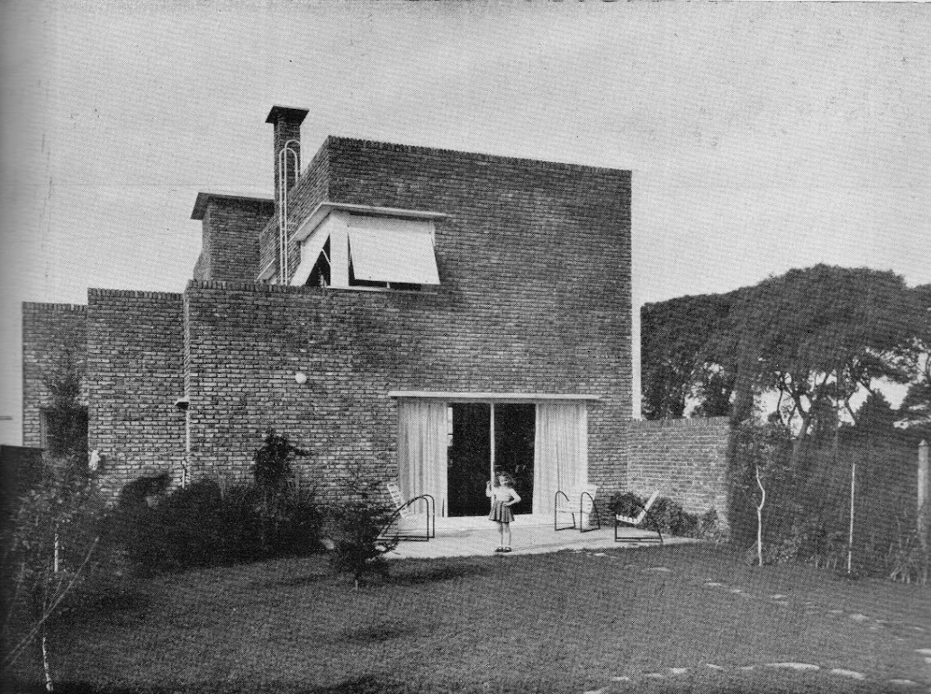 Archillect ID 387640