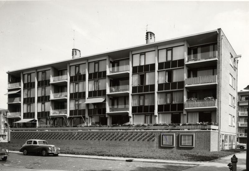 Archillect ID 387677