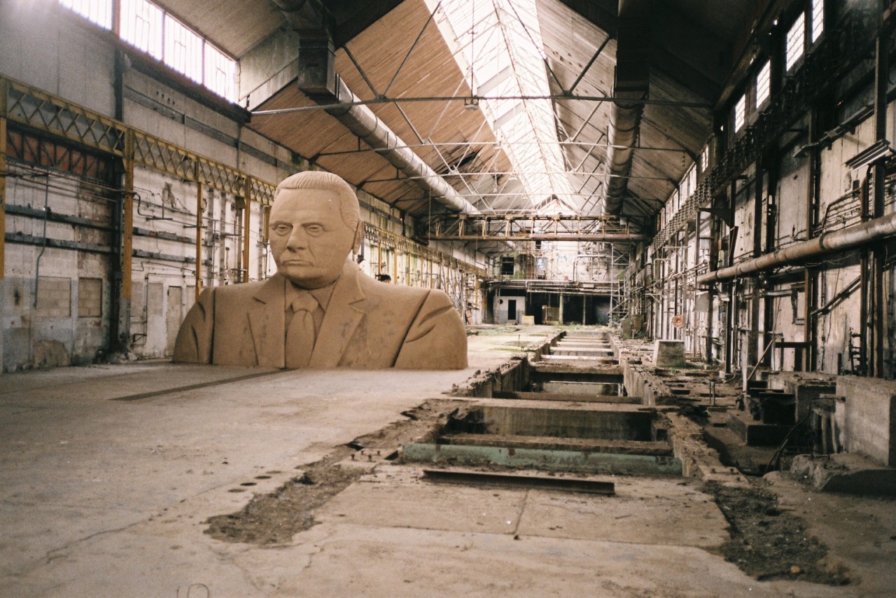 Archillect ID 387813