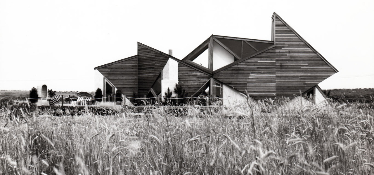 Archillect ID 387974