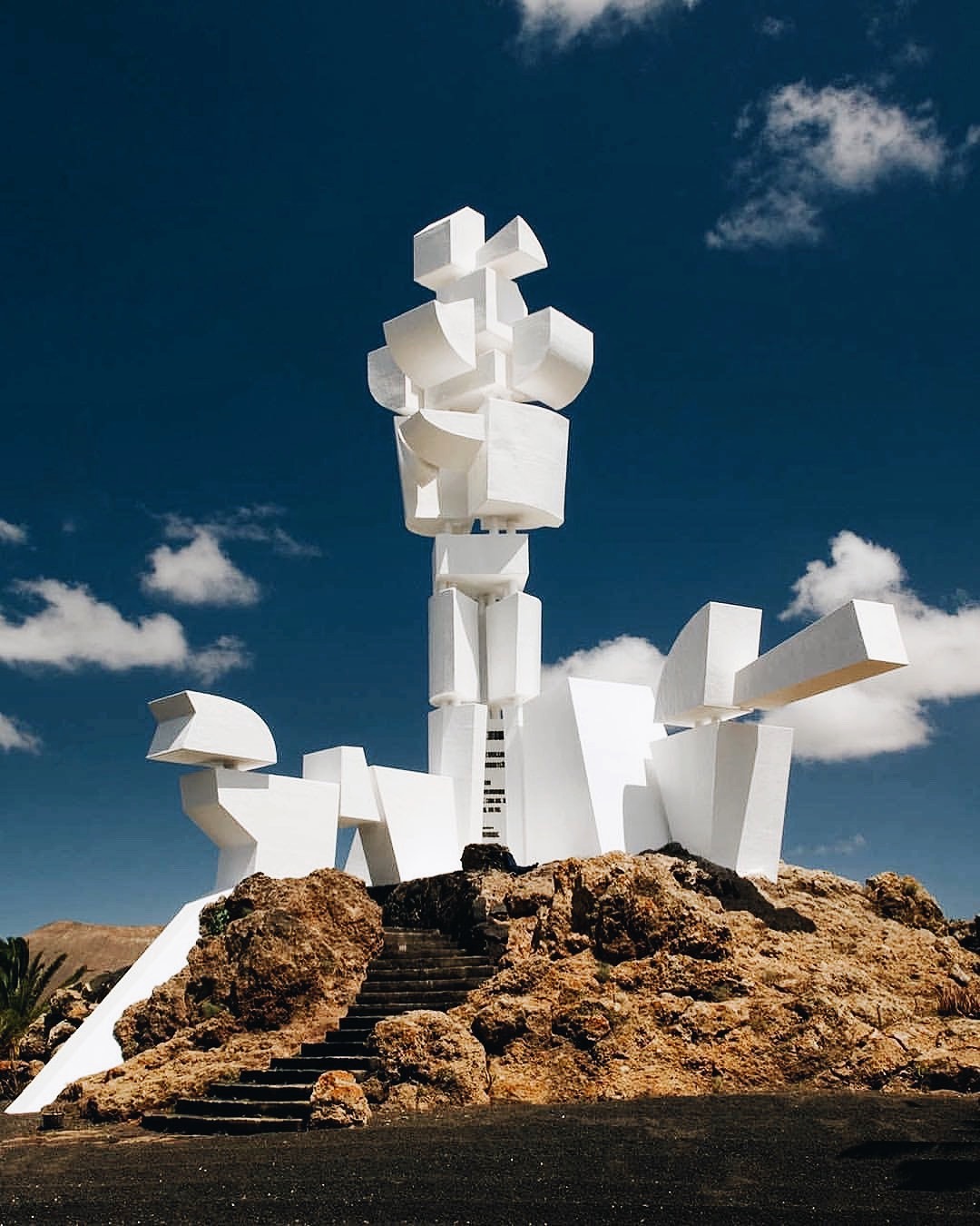 Archillect ID 388896