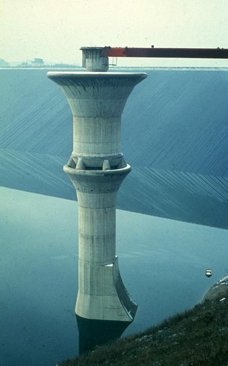 Archillect ID 388932