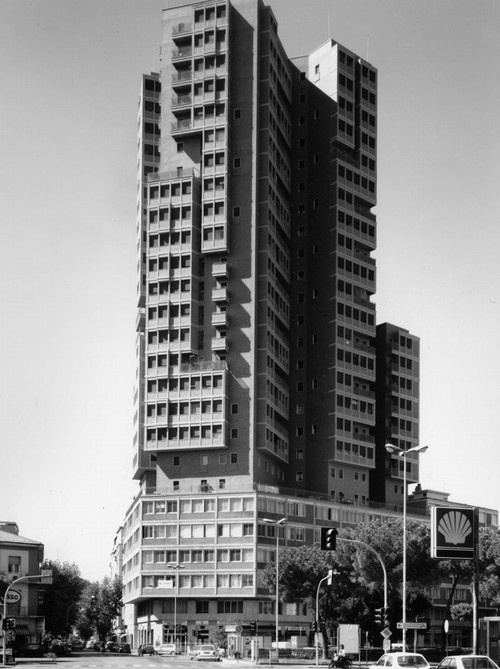 Archillect ID 389078