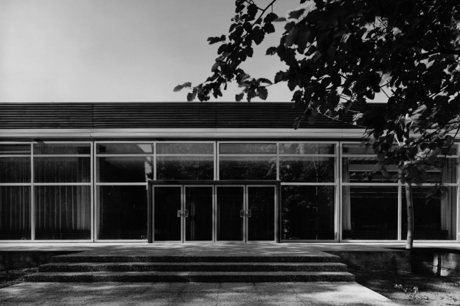 Archillect ID 389157