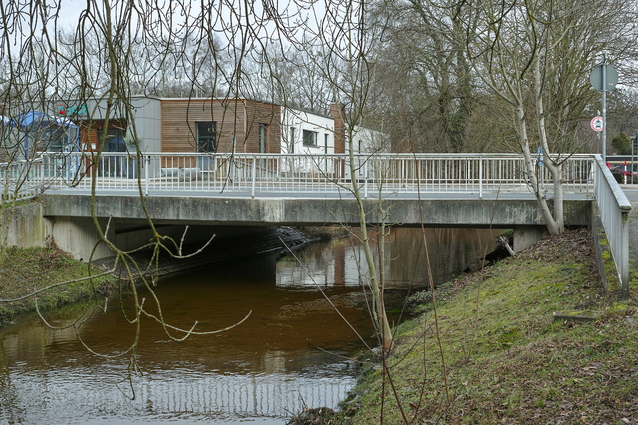 Archillect ID 389194