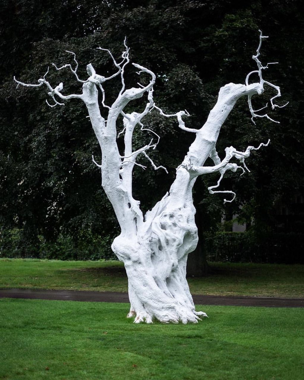 Archillect ID 389286