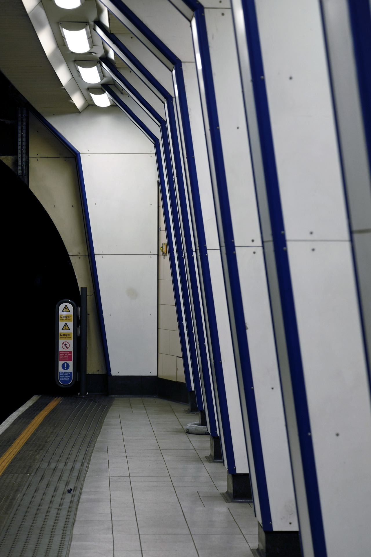 Archillect ID 389305