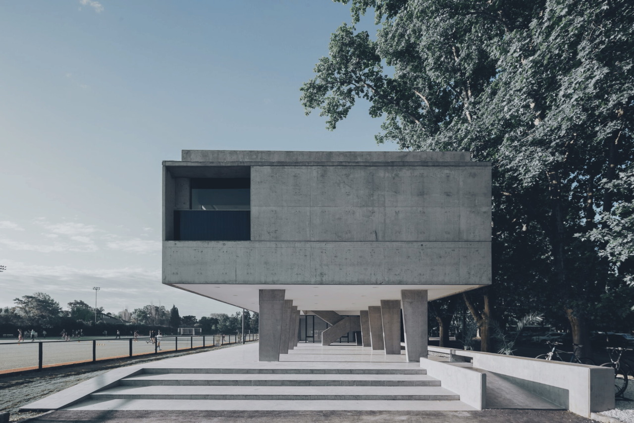 Archillect ID 389390