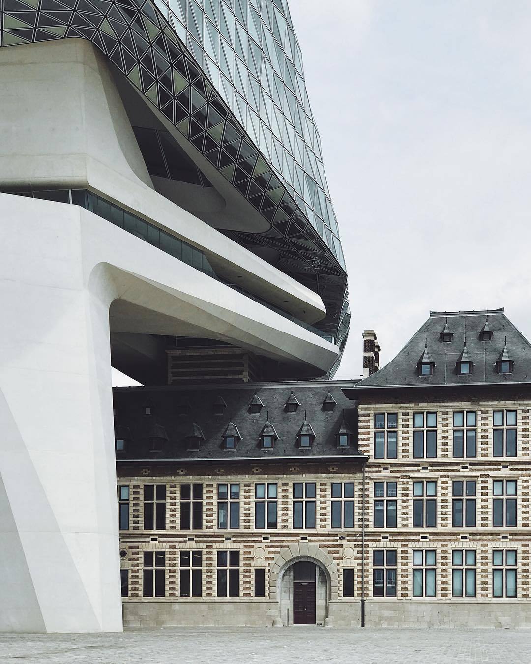 Archillect ID 389631