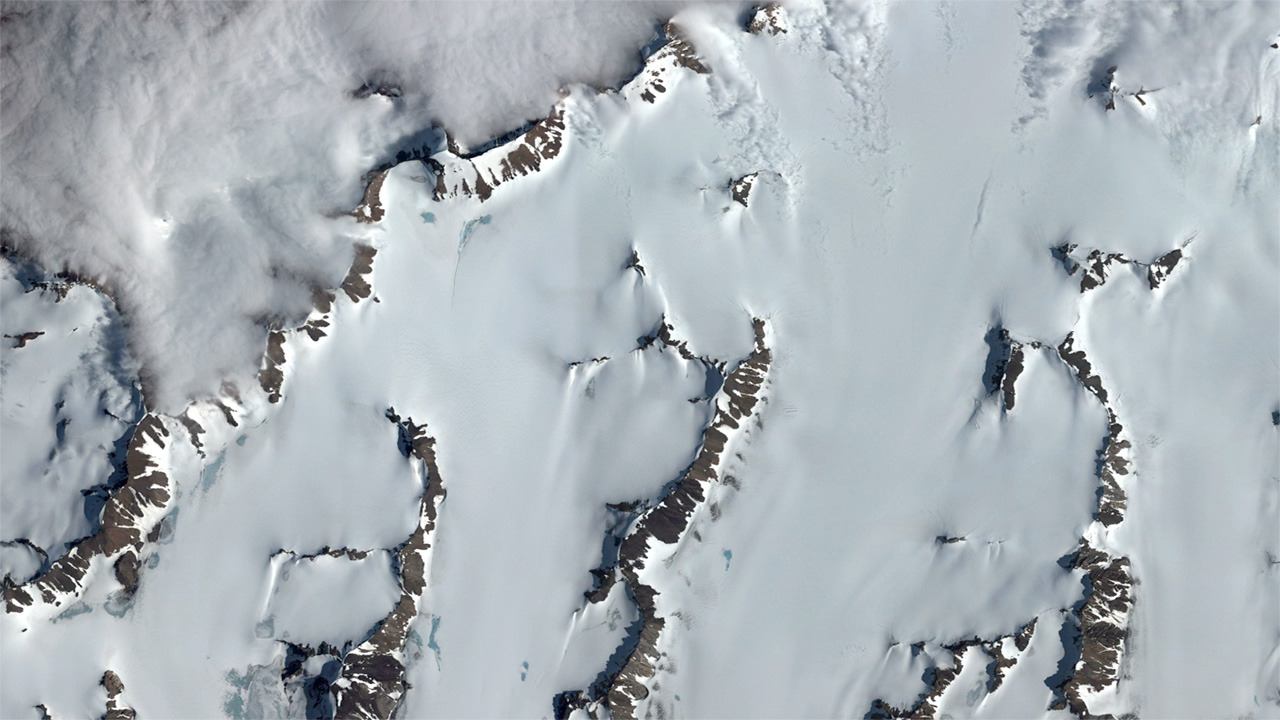 Archillect ID 389687