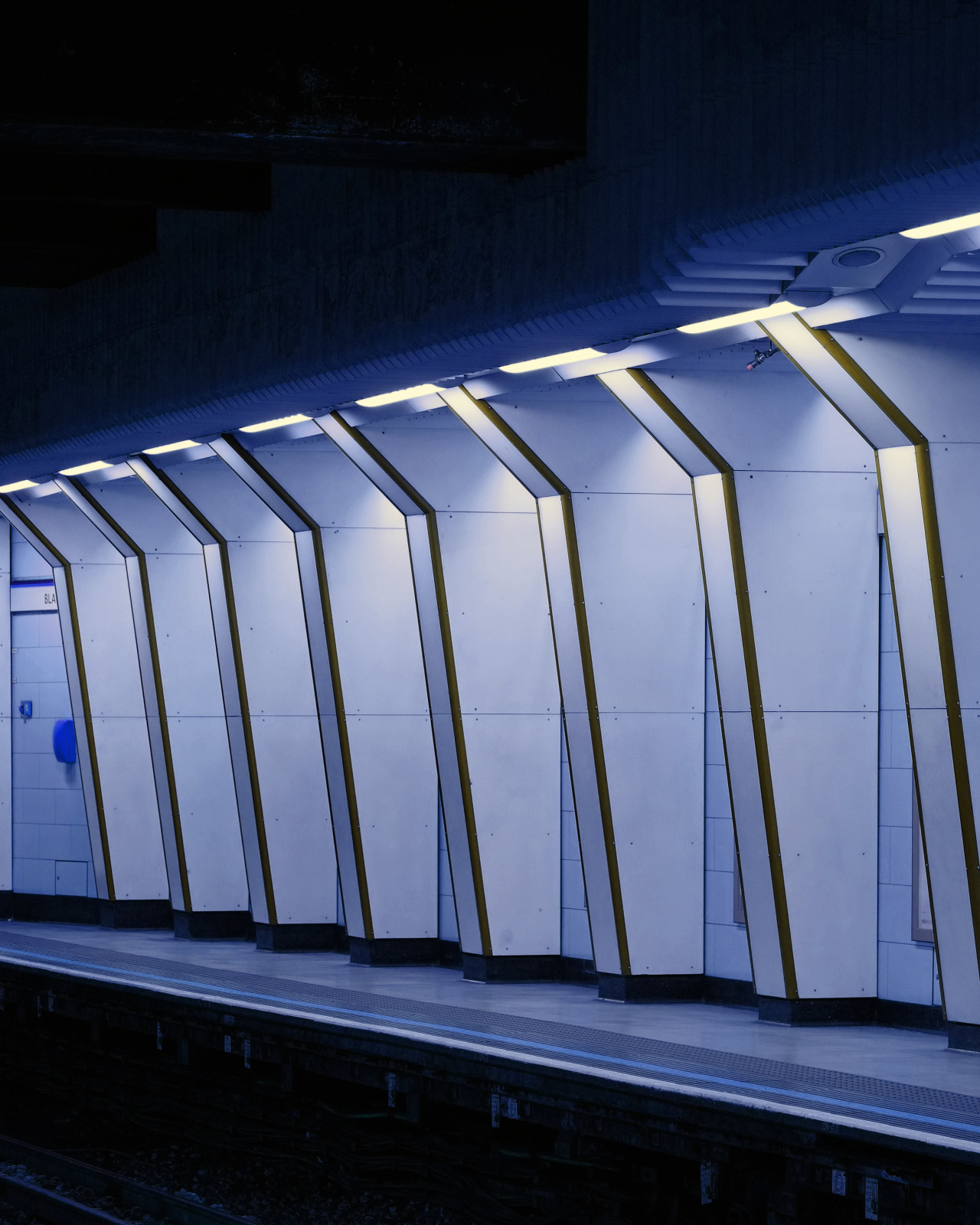 Archillect ID 389784