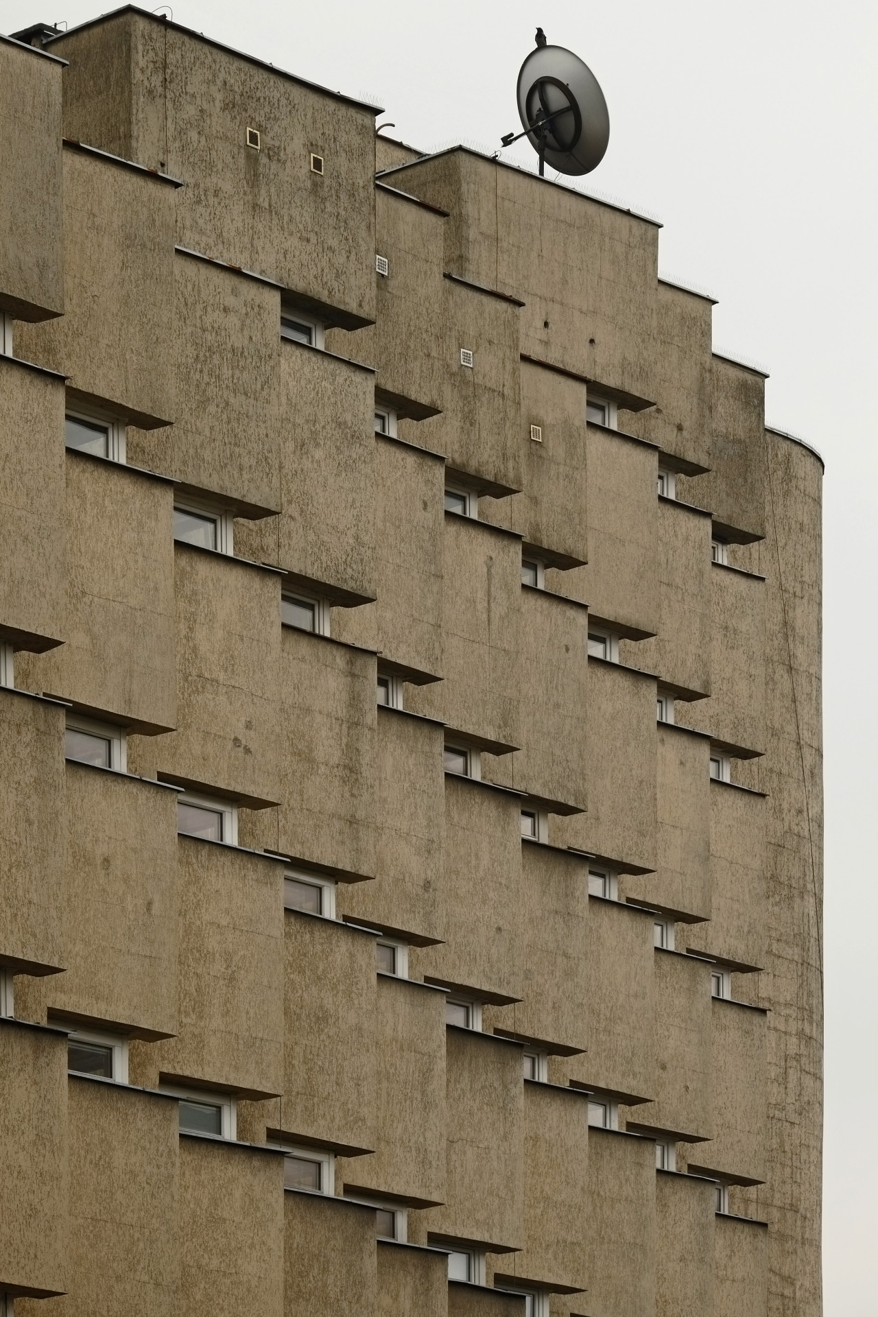 Archillect ID 389906