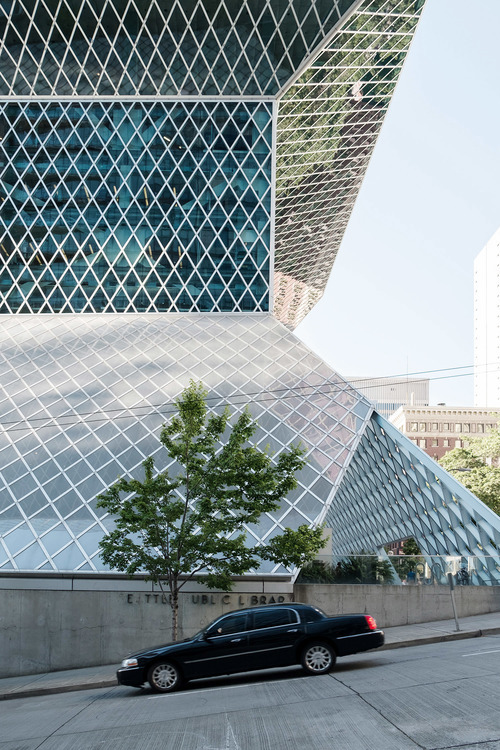 Archillect ID 389935