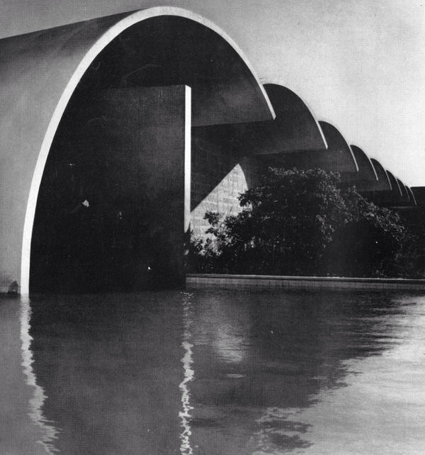 Archillect ID 389949