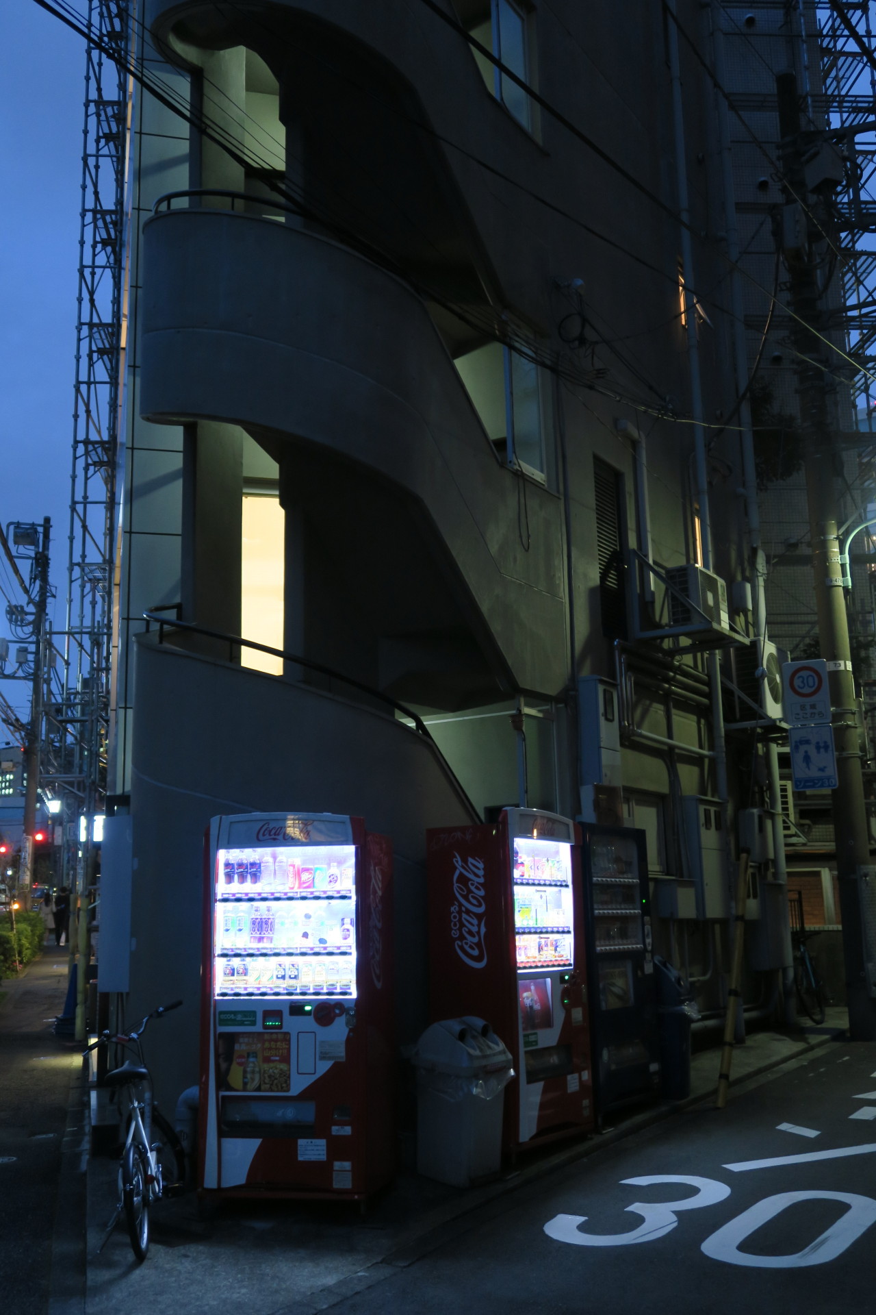 Archillect ID 389980