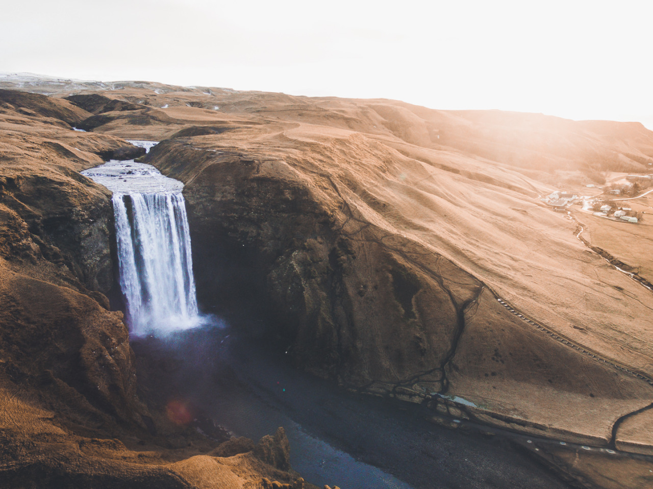 Archillect ID 389987