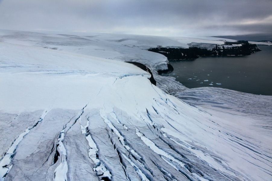 Archillect ID 390017