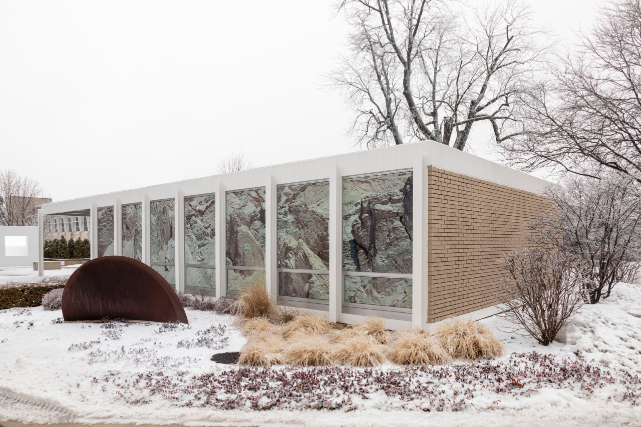 Archillect ID 390113