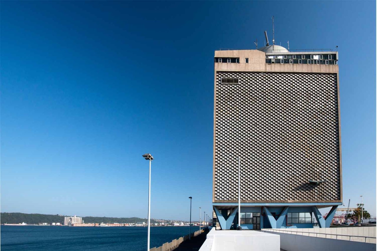 Archillect ID 390182