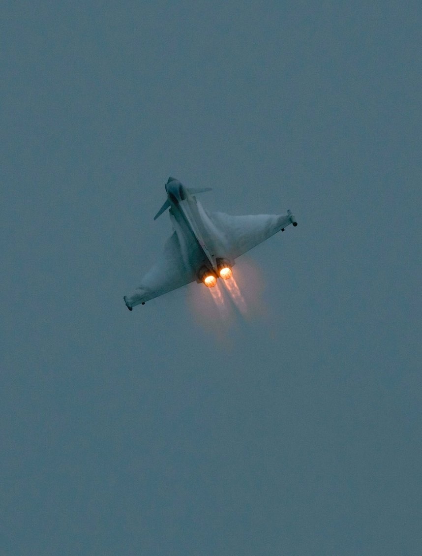 Archillect ID 390287