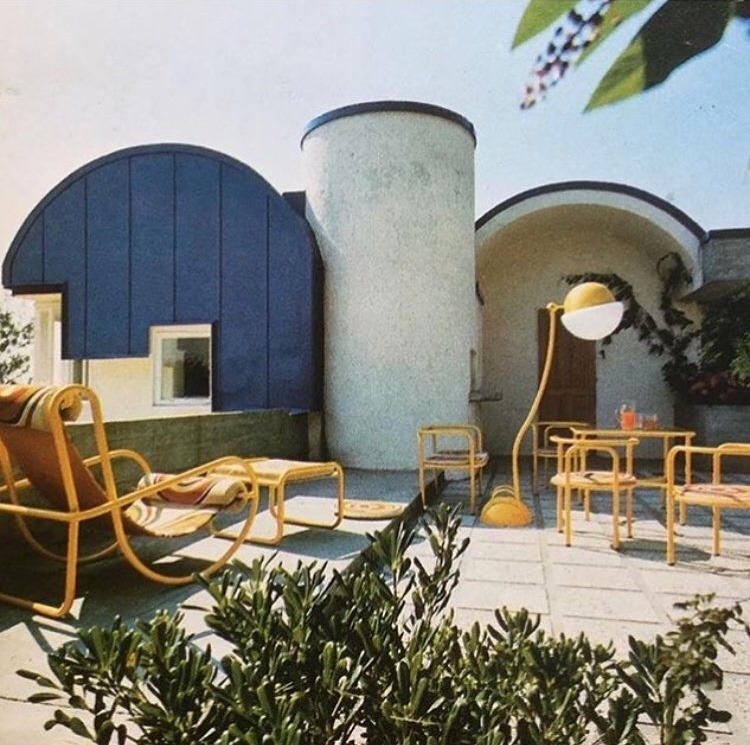 Archillect ID 390300