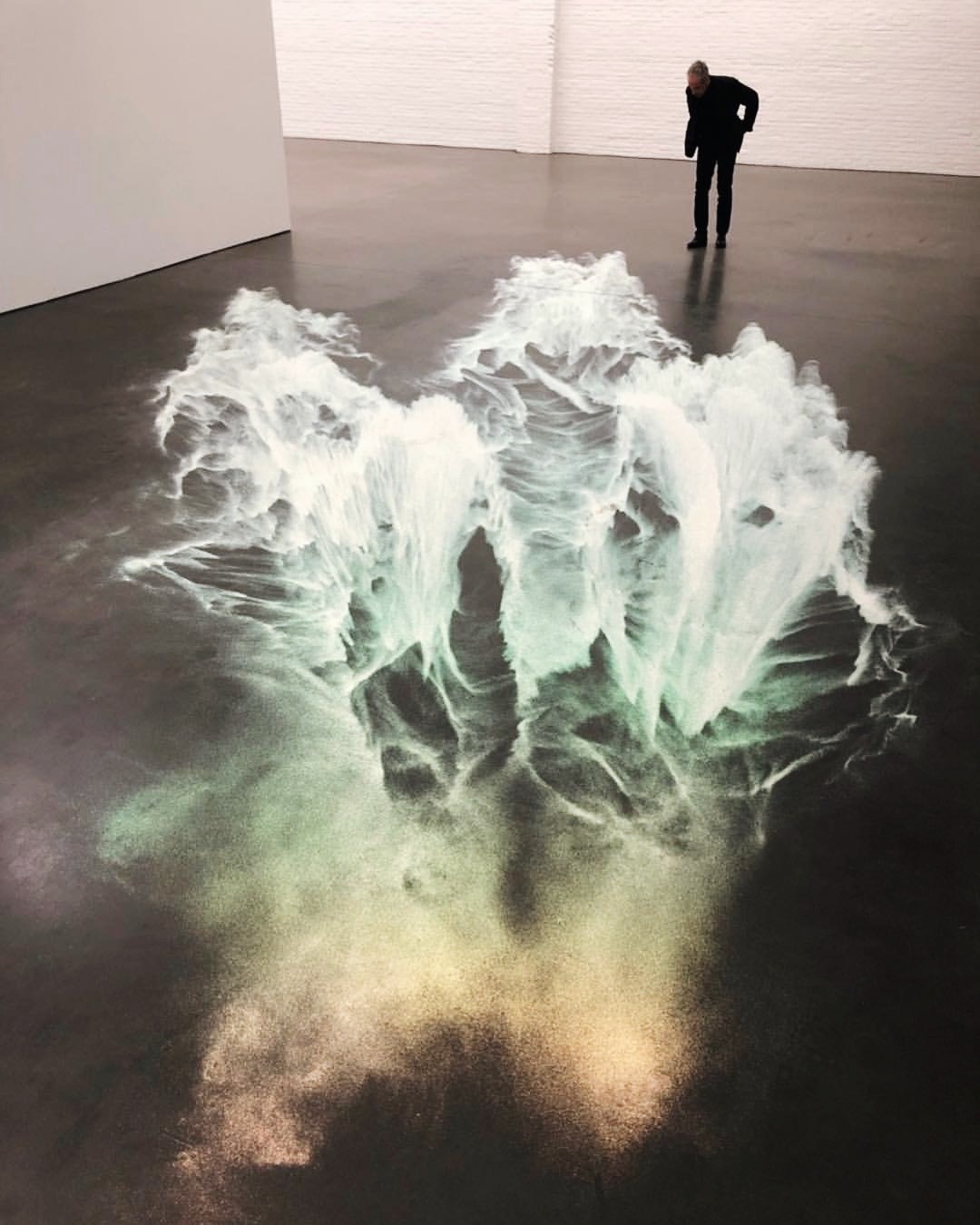 Archillect ID 390330