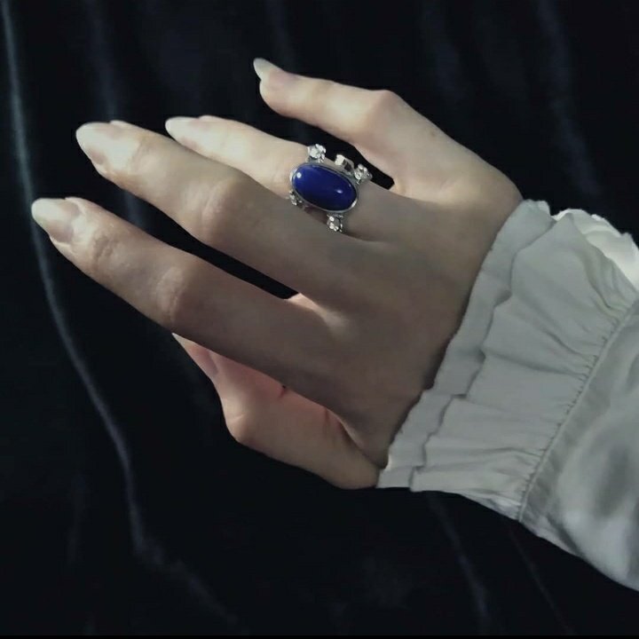 Archillect ID 390377