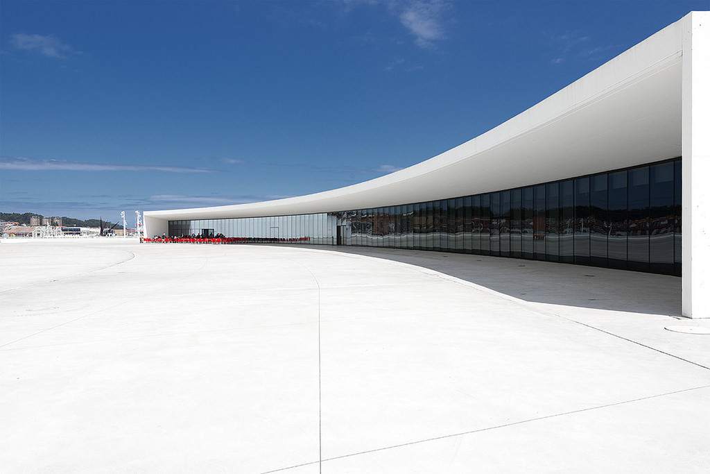 Archillect ID 390384